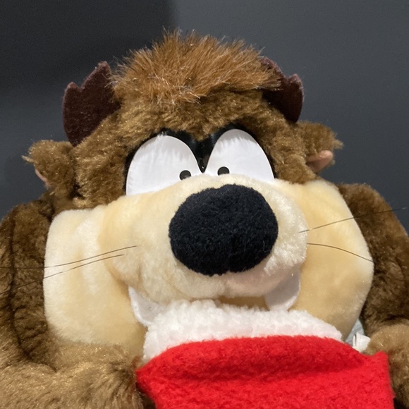 Looney Tunes: Tasmanian Devil w/Christmas Stocking (1997) - Stuffed Animal - Picture 3 of 9